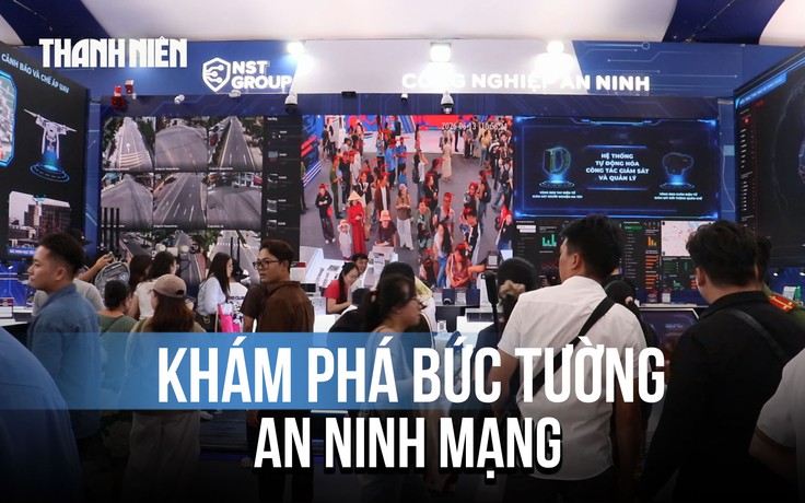 Người dân xếp hàng chen kín để học chống lừa đảo qua mạng