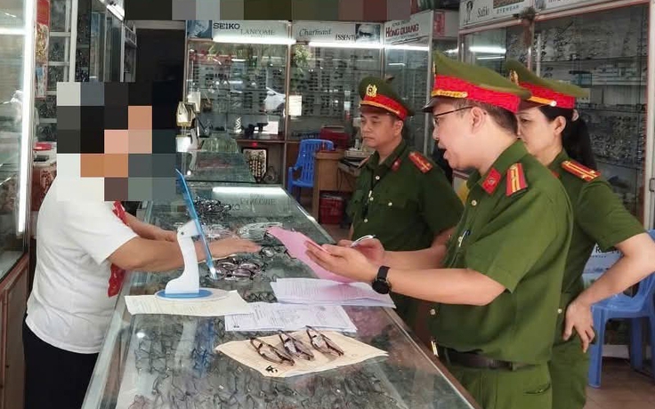 Đà Nẵng: Kiểm tra cửa hàng kính mắt, phát hiện hơn 4.000 sản phẩm nghi vi phạm