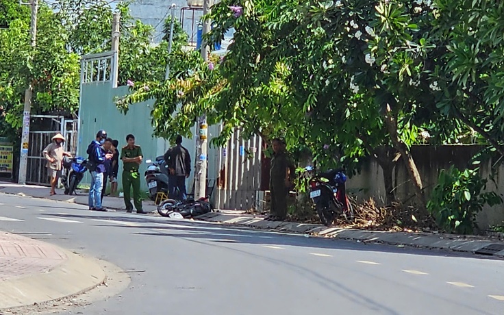 TP.HCM: Người đàn ông cầm xẻng tấn công 2 học sinh bị thương vong