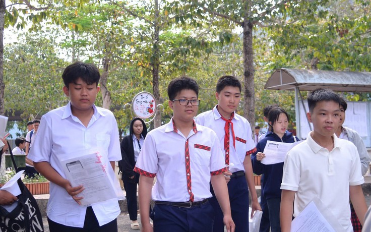 Một trường THPT top đầu có điểm chuẩn vào lớp 10 '3 môn 9 điểm'