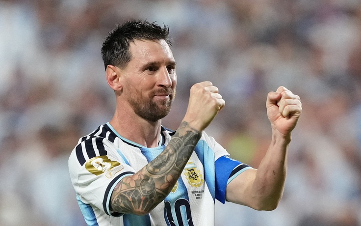 Messi phát biểu cực xúc động sau cú hat-trick lịch sử: Tôi khóc vì...?
