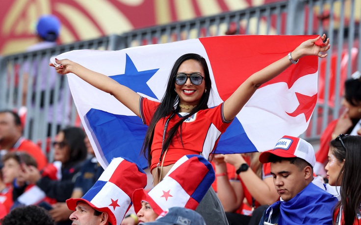 Vợ, người yêu cầu thủ ‘chiếm sóng’ khán đài World Cup 2026