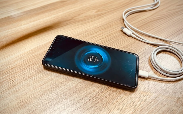 Kết quả bất ngờ sau khi thử nghiệm sạc nhanh điện thoại Android liên tục 6 tháng