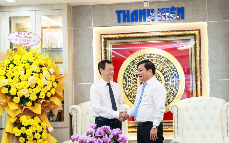 Lãnh đạo Bộ Y tế thăm, chúc mừng Báo Thanh Niên