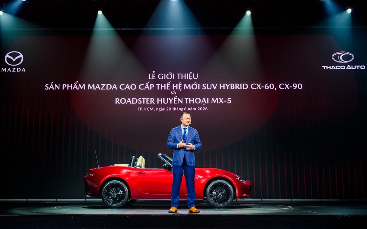'Xe chơi' Mazda MX-5 giá từ 1,3 tỉ đồng hút khách Việt