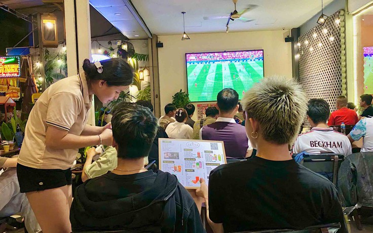 Ca đêm mùa World Cup: Cơ hội kiếm thêm thu nhập