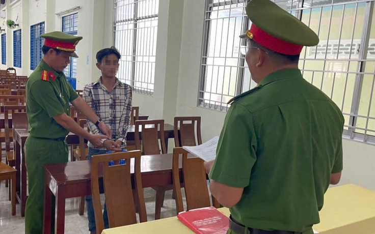 Khởi tố người đàn ông dụ dỗ bé gái 14 tuổi về nhà giao cấu