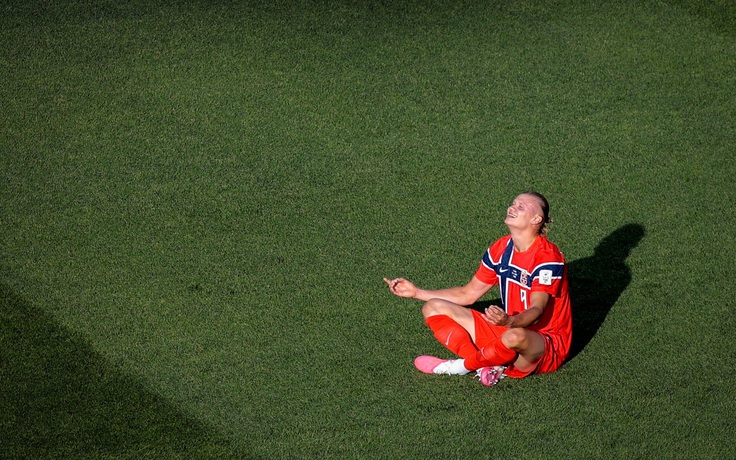 Haaland tỉnh queo, 'mặc kệ' nếu Na Uy thua Pháp: Lập kỷ lục ăn đứt Messi, Ronaldo, Mbappe