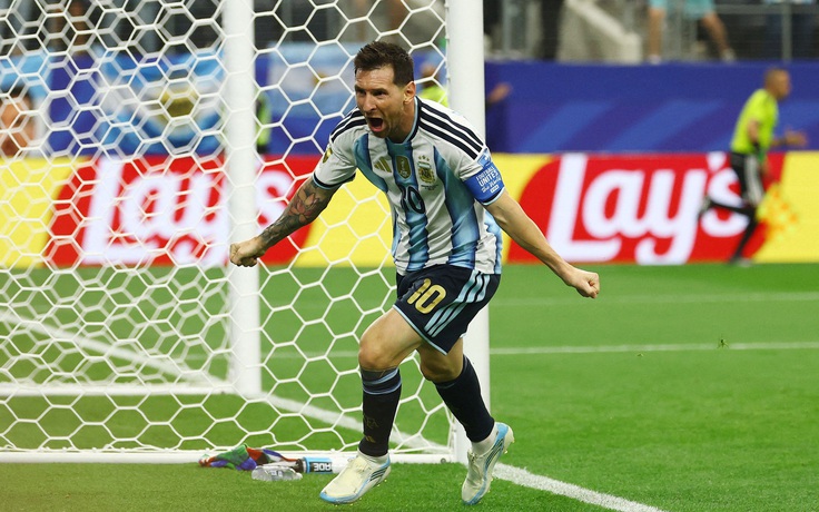 Messi và nghịch lý giữa dòng chảy bóng đá hiện đại