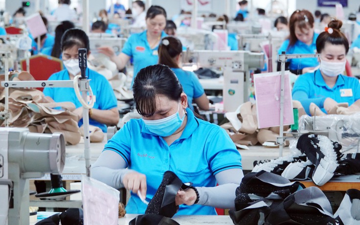 Thu nhập không theo kịp chi phí sinh hoạt, đề xuất tăng lương tối thiểu đến 9,8%