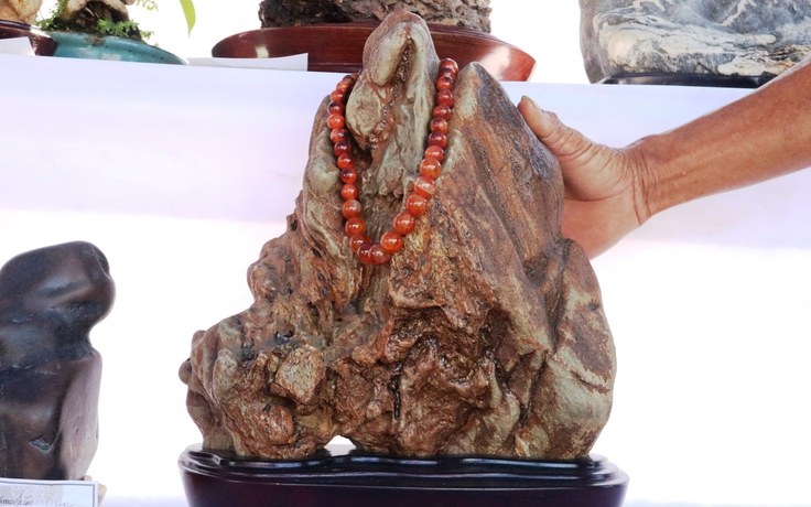 Lạc vào thế giới đá nghệ thuật giữa biển Tam Thanh