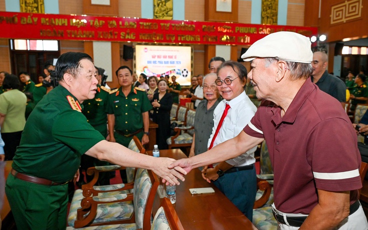 Đại tướng Nguyễn Trọng Nghĩa gặp mặt văn nghệ sĩ khu vực phía nam