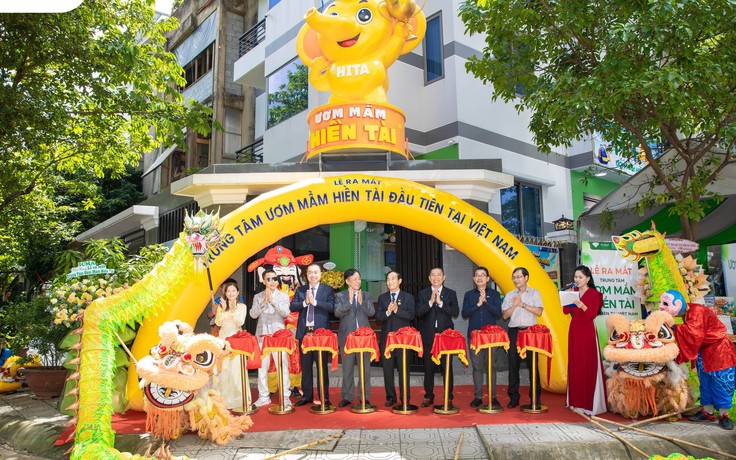 Ra mắt Trung tâm Ươm mầm hiền tài tại Việt Nam
