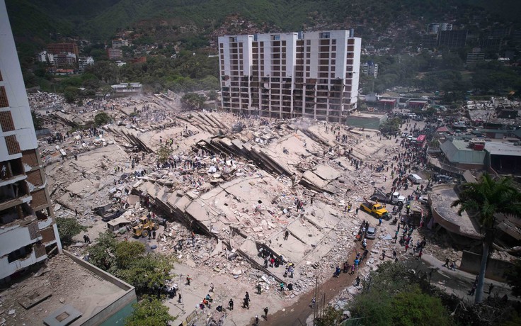 Nỗ lực tìm phép màu sau thảm họa động đất Venezuela