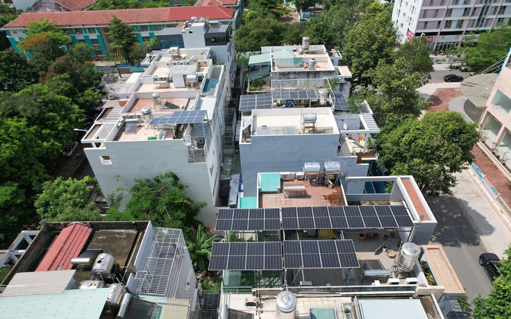 Điện mặt trời dư được bán lên lưới với giá bao nhiêu đồng một kWh?