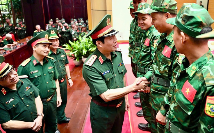 Đoàn cứu trợ động đất Venezuela được giao quyền 'tướng quân tại ngoại'