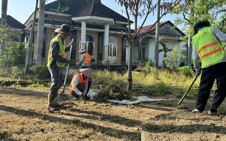 Không nhận tiền công, nhóm 5 người trẻ dọn nhà miễn phí suốt gần 4 năm