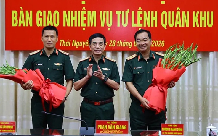 Thiếu tướng Trần Xuân Mạnh tiếp nhận nhiệm vụ Tư lệnh Quân khu 1