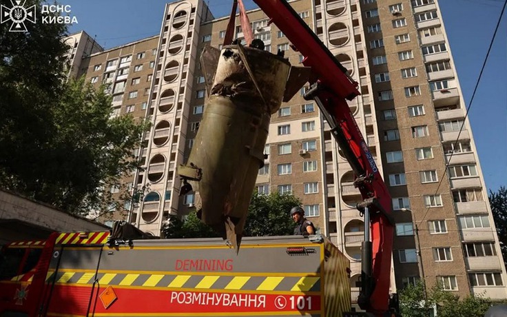 Nga tấn công Kyiv, Ukraine tập kích hai nhà máy lọc dầu