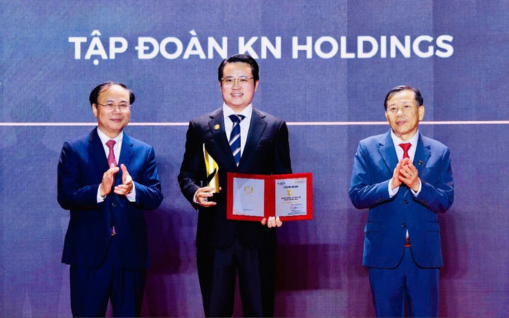 KN Holdings được vinh danh Top 10 doanh nghiệp bất động sản hàng đầu Việt Nam