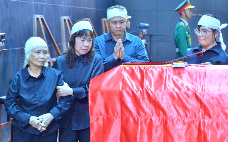 Tiễn biệt anh hùng La Văn Cầu
