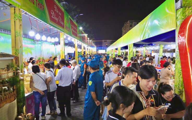 Hơn 180 gian hàng đặc sản hội tụ tại tuần lễ nông sản vùng miền Bình Đông