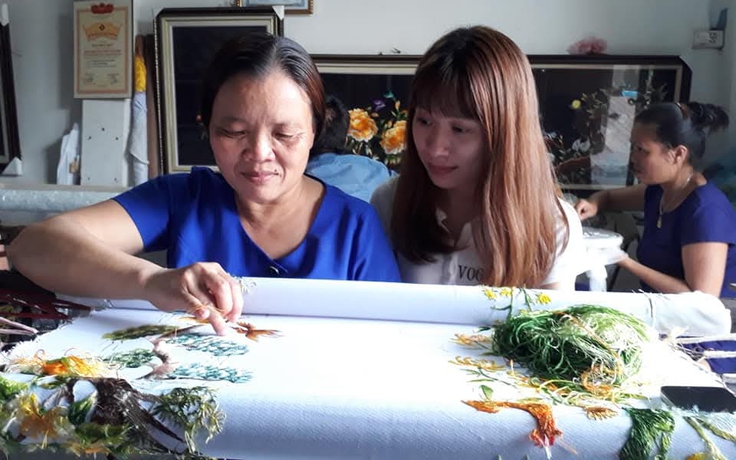 Người nghệ nhân khuyết tật giữ hồn chỉ lụa