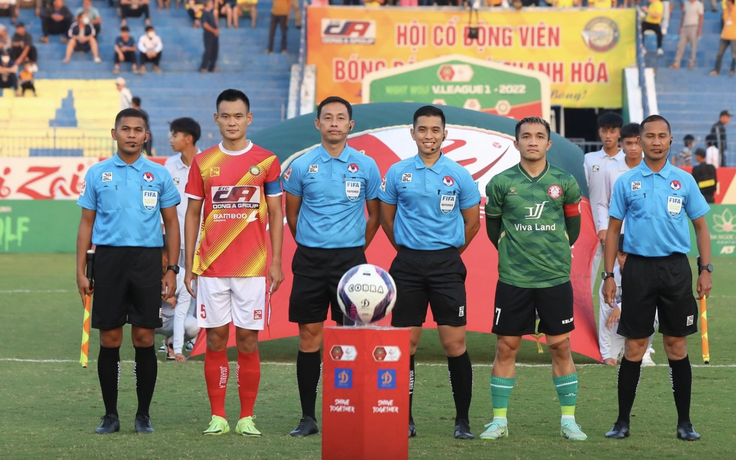 Trọng tài Malaysia bắt vòng cuối V-League: Không phải 3 trận đua trụ hạng, mà là trận có HLV Popov