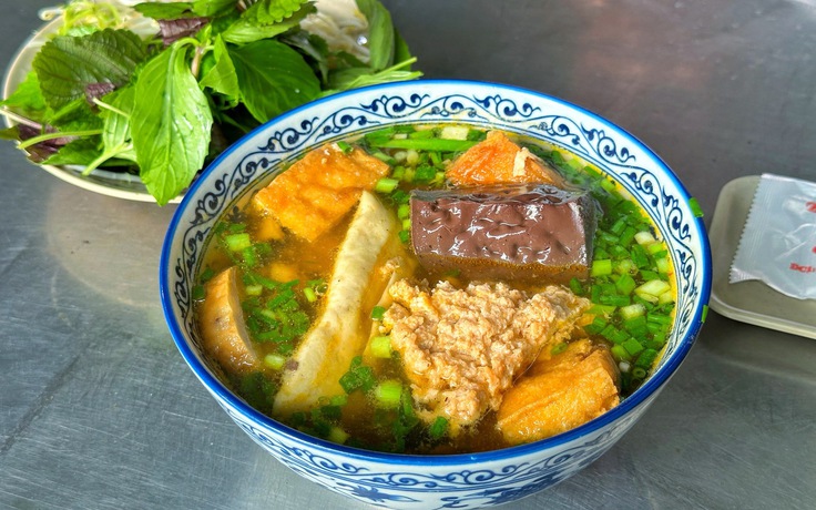 Quán bún riêu bình dân được Michelin gọi tên: Chủ quán từng 'sợ đi dự mà không có giải'