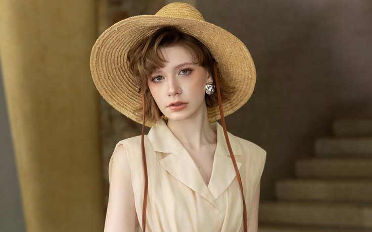 Khoe dáng quyến rũ, nữ tính hơn cùng váy xếp ly