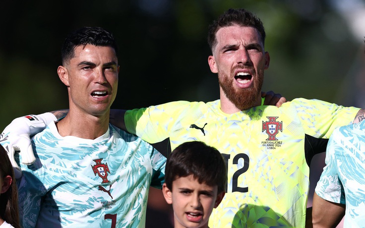 Động đất ở khu vực đội tuyển Bồ Đào Nha rèn quân: Ronaldo thế nào?
