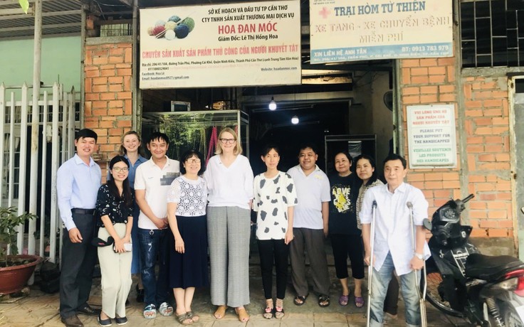 Chuyện tử tế: Hơn 20 năm dạy nghề miễn phí cho người khiếm thính