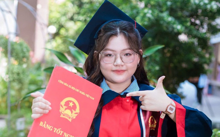 Nữ sinh đạt điểm tuyệt đối 30/30 khối B00: 'Em chỉ học thật kỹ sách giáo khoa'