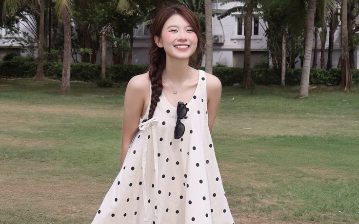 Trẻ ra đến chục tuổi khi nàng diện áo, váy babydoll xuống phố