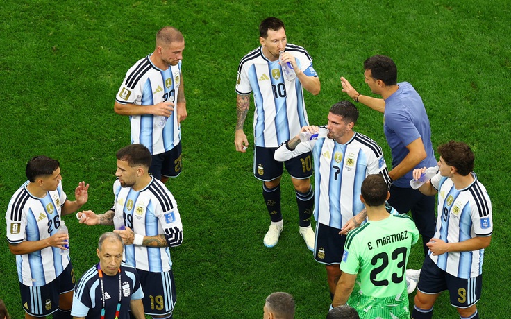 HLV Scaloni đón tin vui đặc biệt trước trận quyết đấu Cabo Verde, vẫn cùng Messi dự World Cup 2030?