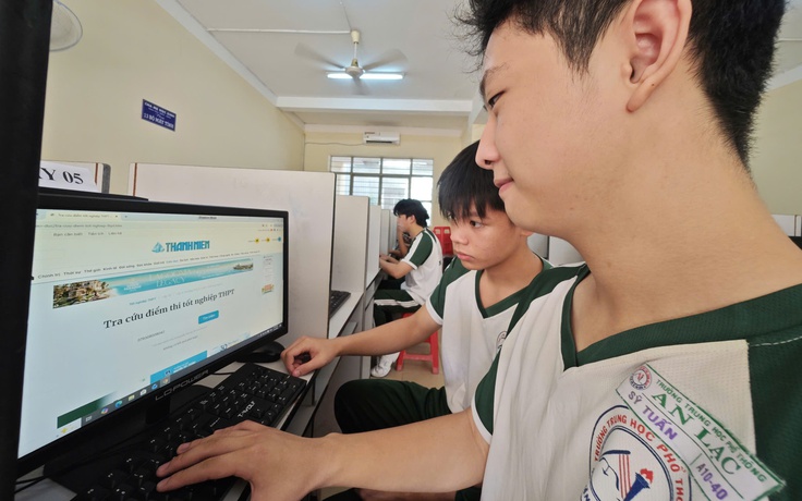 Phổ điểm thi tốt nghiệp THPT môn lịch sử: Gần 2.500 thí sinh điểm tuyệt đối