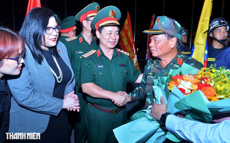 Đoàn cứu nạn Việt Nam trở về từ Venezuela, nhận lời cảm ơn đặc biệt tại Nội Bài