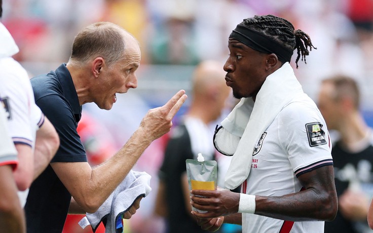 Ibrahimovic chê Madueke chơi như ‘mất hồn’, khiến đội tuyển Anh suýt ôm hận trước Na Uy