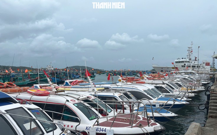 Hàng loạt ca nô và tàu du lịch tại Phú Quốc tạm dừng hoạt động