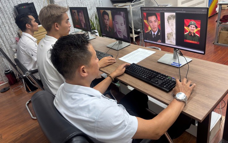 TP.HCM phục dựng miễn phí ảnh liệt sĩ bị mờ, rách, hư hỏng