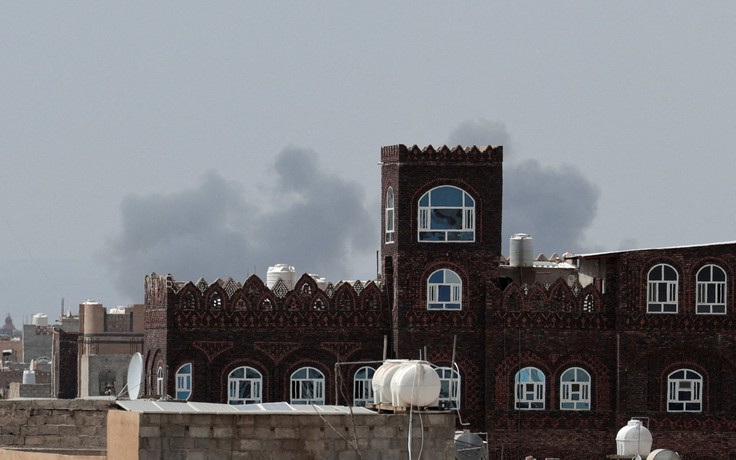 Houthi cáo buộc Ả Rập Xê Út tấn công sân bay Sanaa ở Yemen