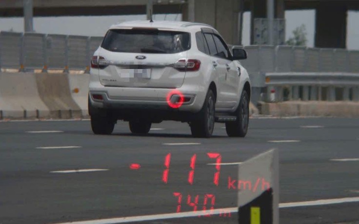 Cao tốc Biên Hòa - Vũng Tàu chỉ cho chạy 80 km/giờ, có xe phóng 117 km/giờ