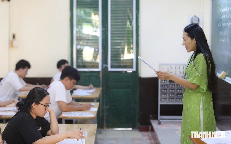 Chờ kết quả xét tuyển đại học, thí sinh có được nhập học cao đẳng?