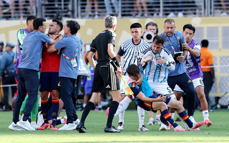 FIFA điều tra màn ẩu đả giữa Argentina và Tây Ban Nha sau chung kết World Cup