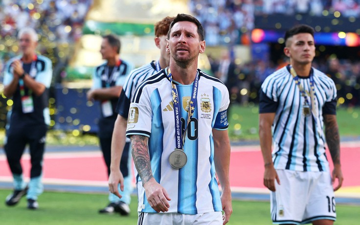 Ibrahimovic: 'Tây Ban Nha đã hút cạn linh hồn đối thủ, tôi biết Messi rất buồn’