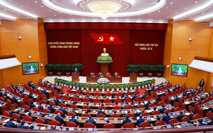 Khai mạc Hội nghị Trung ương 3, bàn 4 bước chuyển chiến lược