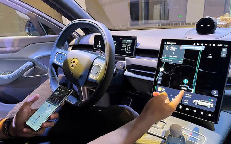 Lý do Android Auto không dây vẫn yêu cầu bật Wi-Fi trên điện thoại
