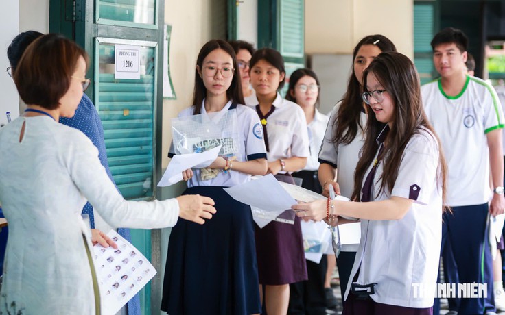 Trường ĐH Sư phạm TP.HCM: Điểm chuẩn theo các tổ hợp chênh lệch nhiều nhất bao nhiêu?
