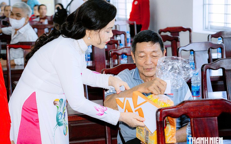Quỹ Khởi sự từ tâm tri ân, tặng quà người có công và gia đình chính sách