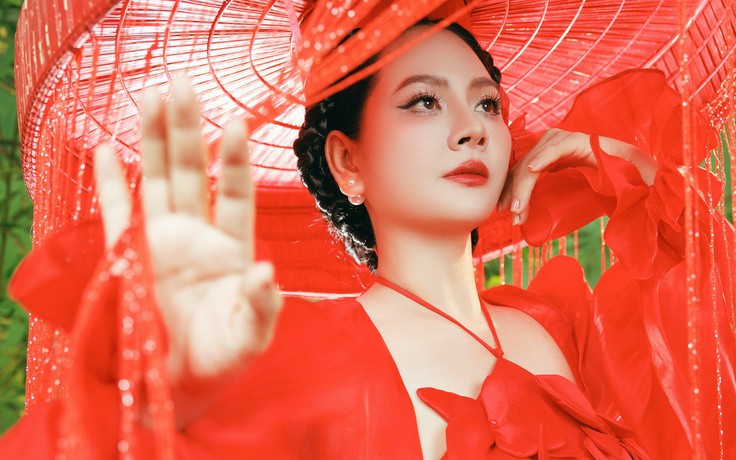 Thiếu tá, ca sĩ Lương Nguyệt Anh tiết lộ cuộc sống ở tuổi 36